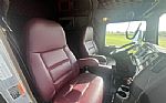 2014 T660 Thumbnail 13