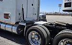 2009 T660 Thumbnail 5