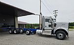 2022 W900 Thumbnail 1