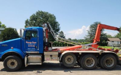 Photo of a 2006 Kenworth T800 Hook Lift Truck for sale