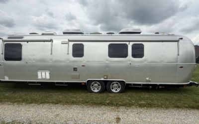 Photo of a 2018 Airstream Classic 33FB for sale