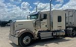 2013 W900 Thumbnail 1