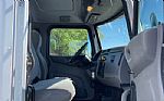 2016 330 Box Truck Thumbnail 18