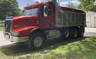 Photo of a 2016 Volvo Vhd84b200 Dump Truck for sale