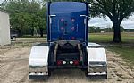 2020 W900 Thumbnail 2