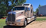 2009 T660 Thumbnail 1