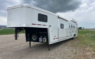 Photo of a 2020 Logan Coach 4 Horse Living Quarters for sale