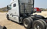 2023 VNL64T760 Sleeper Semi Truck Thumbnail 3