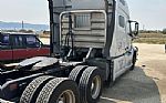 2023 VNL64T760 Sleeper Semi Truck Thumbnail 6