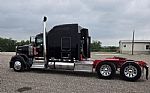 2021 W900 Thumbnail 6