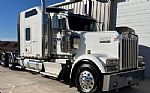2013 W900 Thumbnail 1