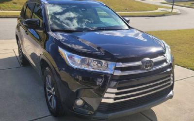 Photo of a 2019 Toyota Highlander XLE for sale