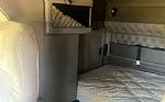2004 T600 Thumbnail 9