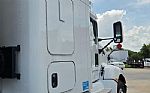 2016 T660 Thumbnail 5