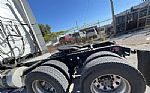 2018 VNL64T670 Thumbnail 4
