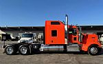2023 W900L Thumbnail 2