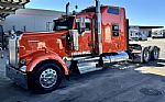 2023 W900L Thumbnail 1