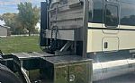 2017 W900 Thumbnail 5
