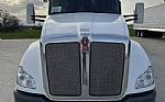 2020 T680 Thumbnail 2