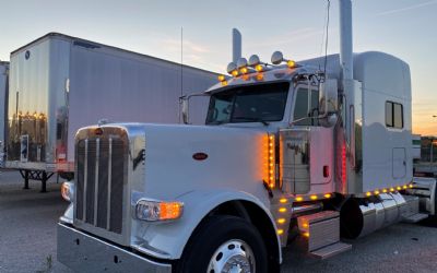 Photo of a 2022 Peterbilt 389 Sleeper Semi Truck for sale