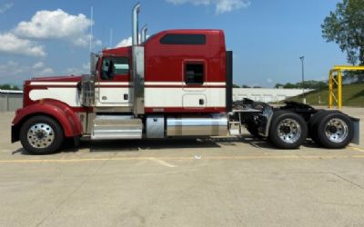 Photo of a 2022 Kenworth W900 Conventional Sleeper Semi for sale