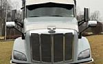 2015 579 Dump Truck Thumbnail 4