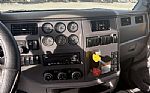 2015 579 Dump Truck Thumbnail 14