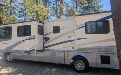 Photo of a 2002 Holiday Rambler Endeavor 38PST for sale