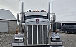 2022 W900L Thumbnail 3