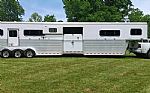2017 Transporter 6 Horse Thumbnail 3