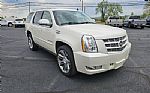 2013 Escalade Thumbnail 3