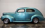 1940 Deluxe Thumbnail 2