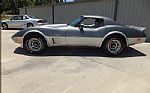 1977 Corvette Thumbnail 2