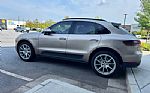 2017 Macan Thumbnail 2