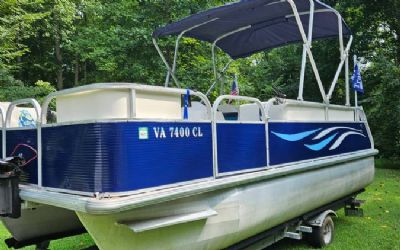 Photo of a 2003 Voyager Pontoon for sale