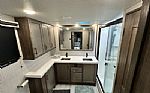 2022 Solitude 380FL Thumbnail 9