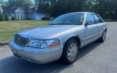 Photo of a 2005 Mercury Grand Marquis GS Signature SER 2005 Mercury Grand Marquis GS Signature Series for sale
