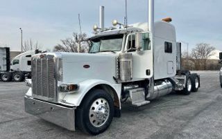 Photo of a 2012 Peterbilt 389 for sale