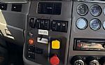 2015 579 End Dump Truck Thumbnail 29