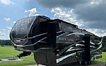 2022 Montana Legacy Edition 3231CK Thumbnail 2