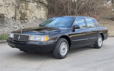 Photo of a 1994 Lincoln Continental Executive for sale