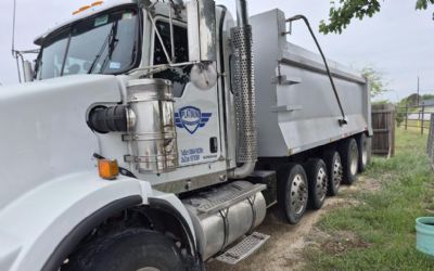Photo of a 2016 Kenworth T800 Dump Truck for sale