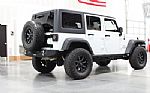 2016 Wrangler Thumbnail 24