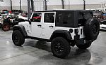 2016 Wrangler Thumbnail 32