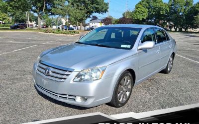 Photo of a 2006 Toyota Avalon Sedan for sale