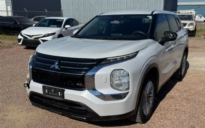 Photo of a 2022 Mitsubishi Outlander ES for sale