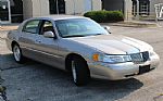 2002 Town Car Executive Thumbnail 4
