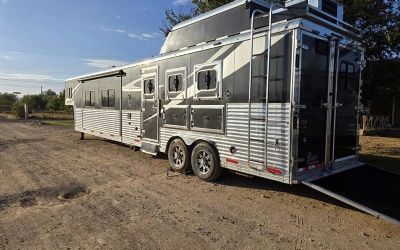 Photo of a 2016 Bison Premier Coach 3 Horse for sale