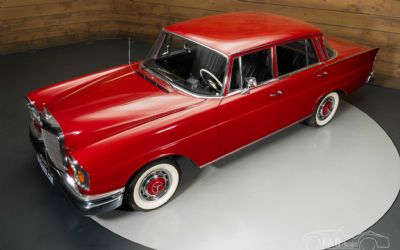 Photo of a 1965 Mercedes Benz 230S Mercedes-Benz for sale