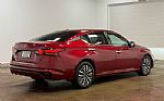 2023 Altima Thumbnail 4